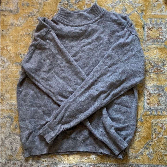 Brandy Melville Sweaters - Brandy Melville sweater